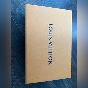 Authentic LV box+ribbon